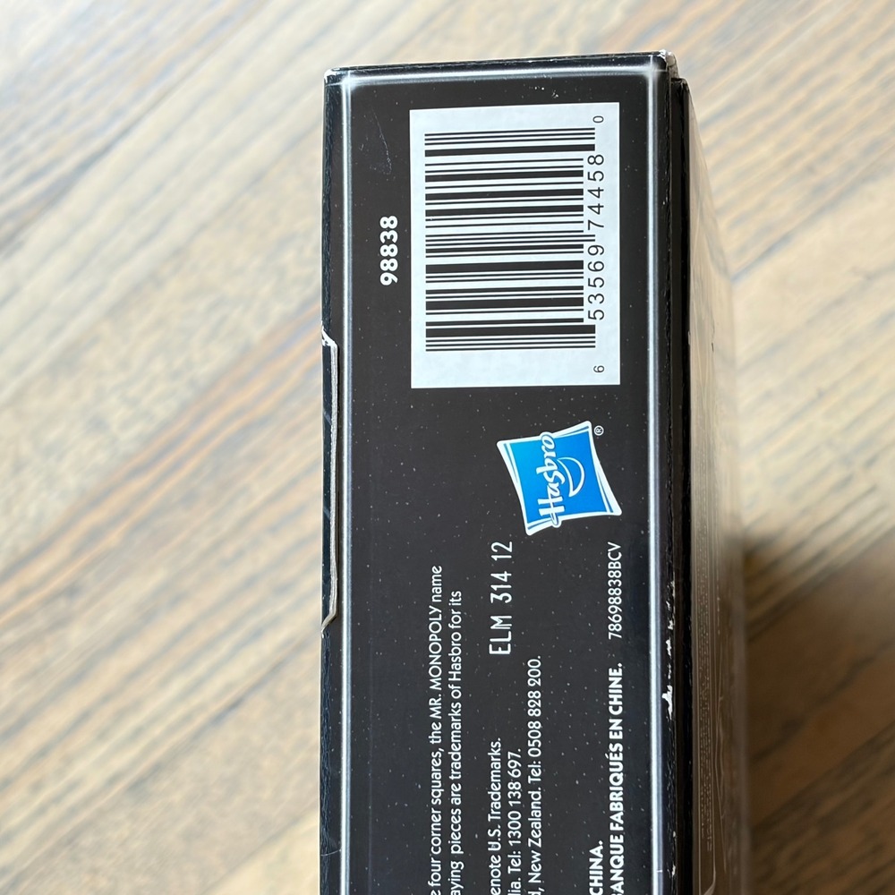 Hasbro Monopoly Millionaire Board Game Property Trading Diamond New Open Box - Picture 9 of 9